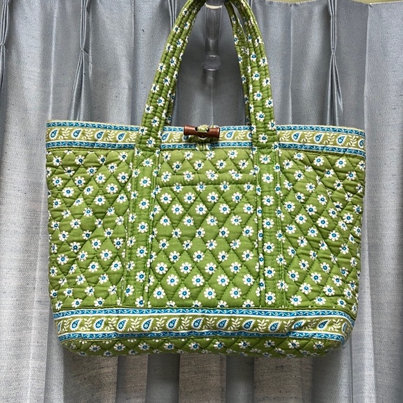Vera Bradley Handbags - Vera Bradley Tote Bag "Apple Green" Daisies & Blue Paisleys Retired Spring 2004